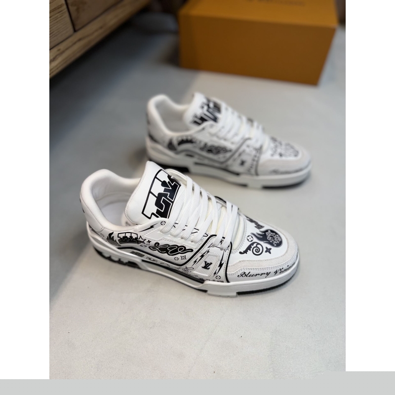 l**is V*t*n sneakers